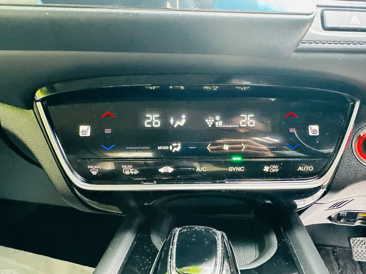 Honda Vezel Estate, Petrol Hybrid, 2020, White