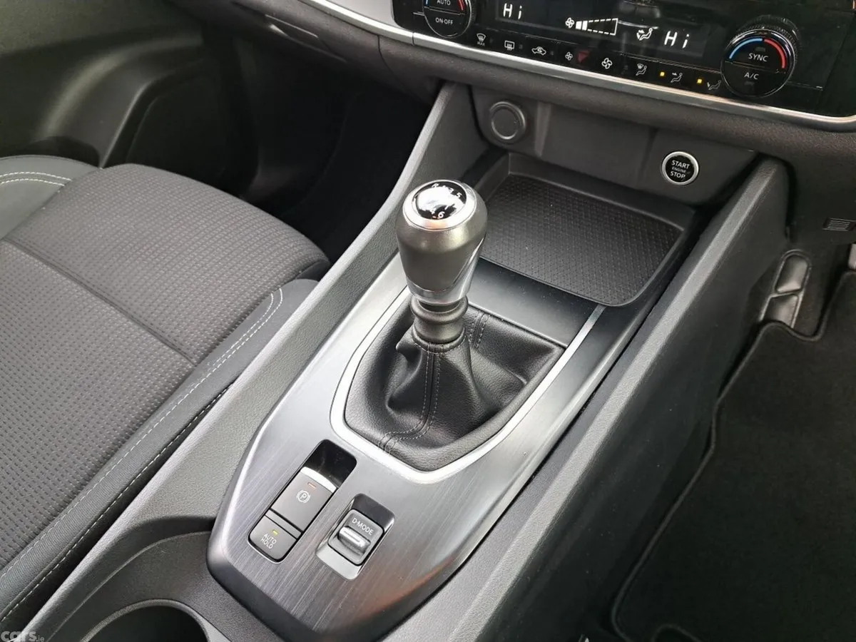 Nissan Qashqai SUV, Petrol, 2021, Grey