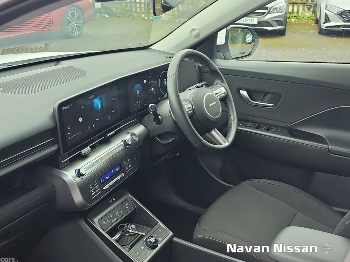 Hyundai KONA MPV, Petrol Hybrid, 2026, White