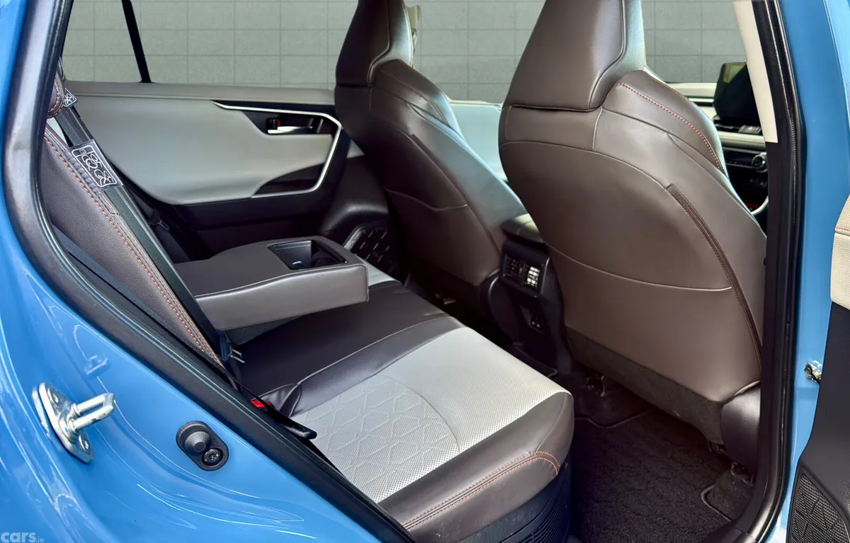 Toyota RAV4 SUV, Petrol Hybrid, 2023, Blue