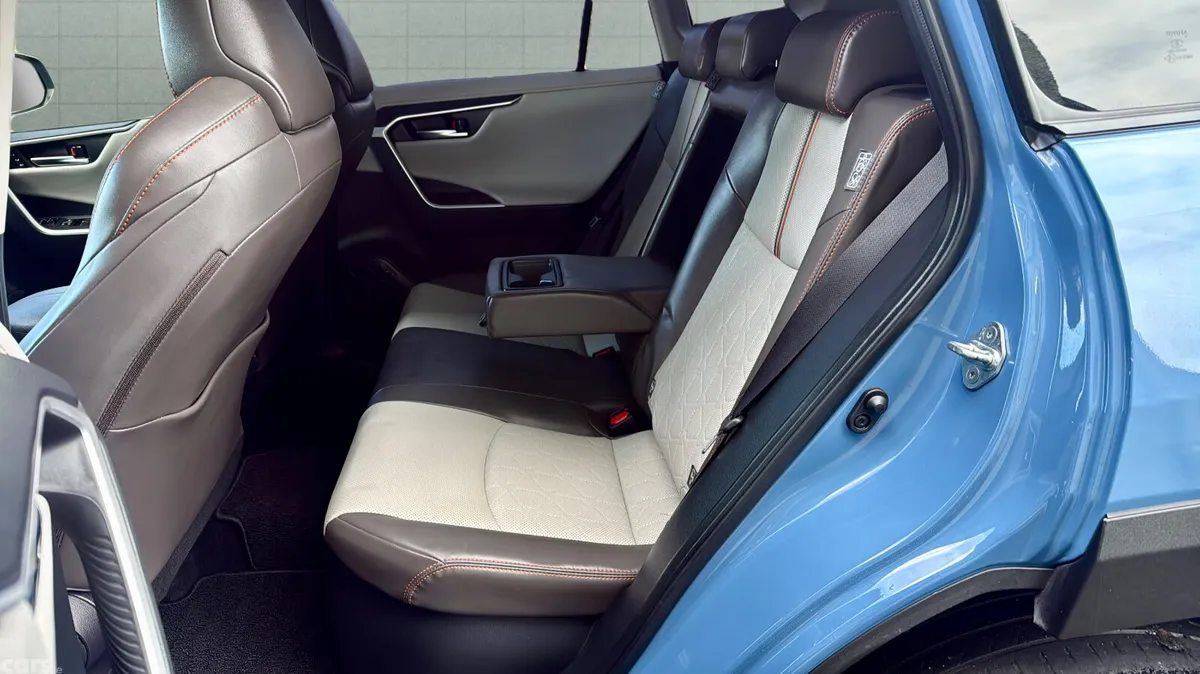 Toyota RAV4 SUV, Petrol Hybrid, 2023, Blue