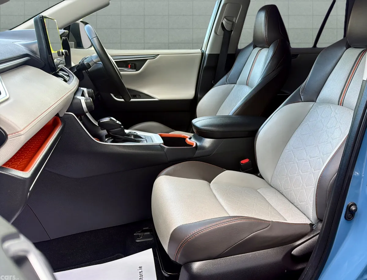 Toyota RAV4 SUV, Petrol Hybrid, 2023, Blue