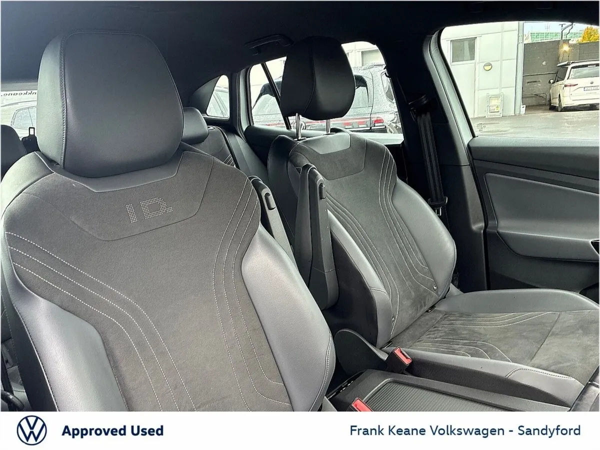 Volkswagen ID.4 Estate, Electric, 2023, White
