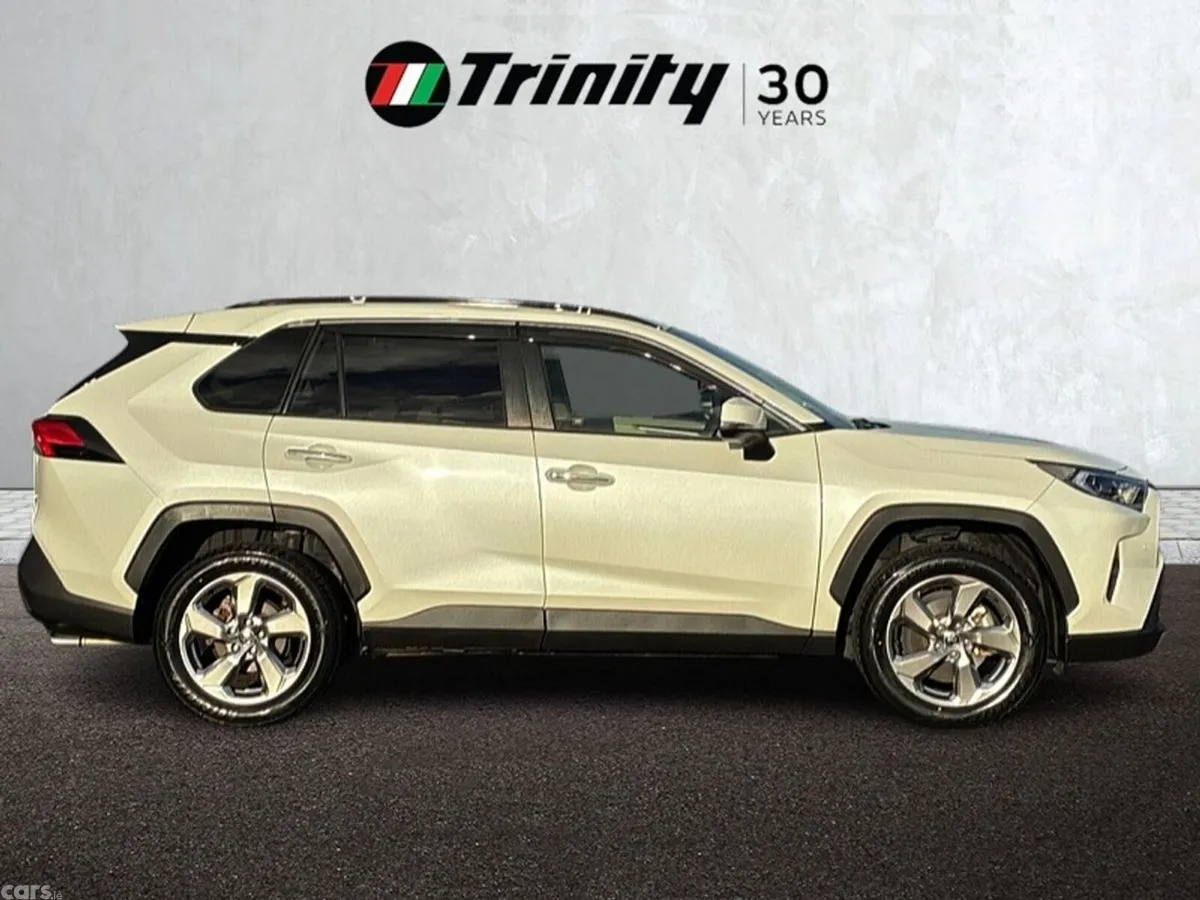 Toyota RAV4 SUV, Petrol Hybrid, 2021, White