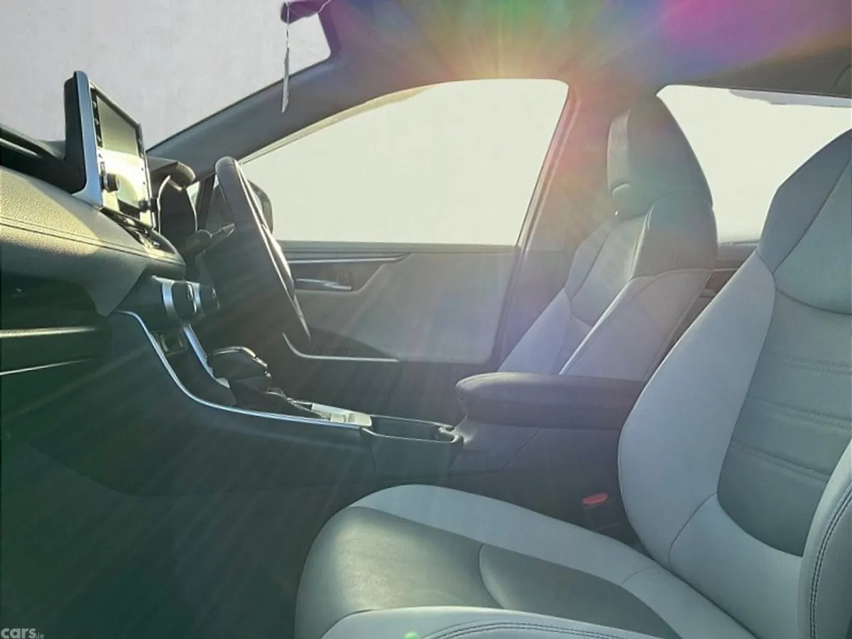 Toyota RAV4 SUV, Petrol Hybrid, 2021, White