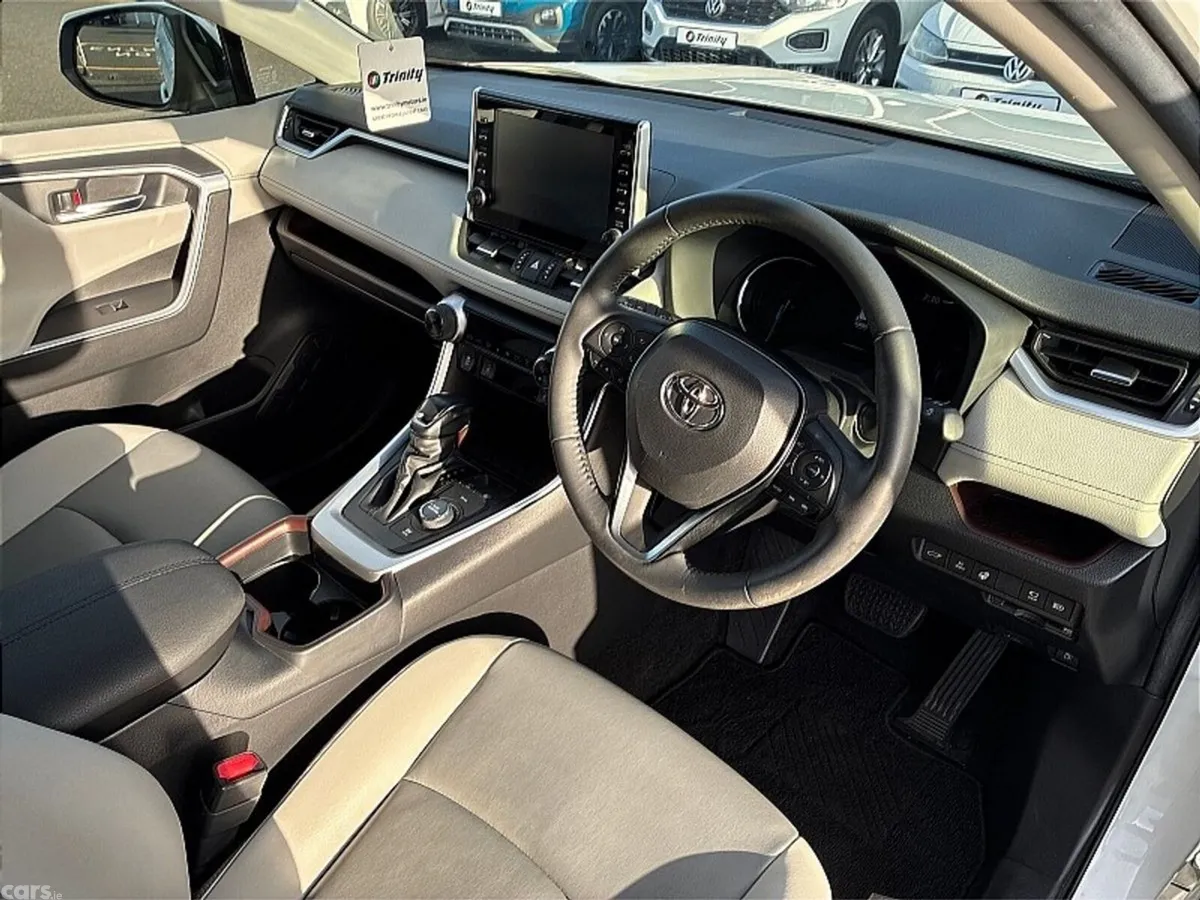 Toyota RAV4 SUV, Petrol Hybrid, 2021, White
