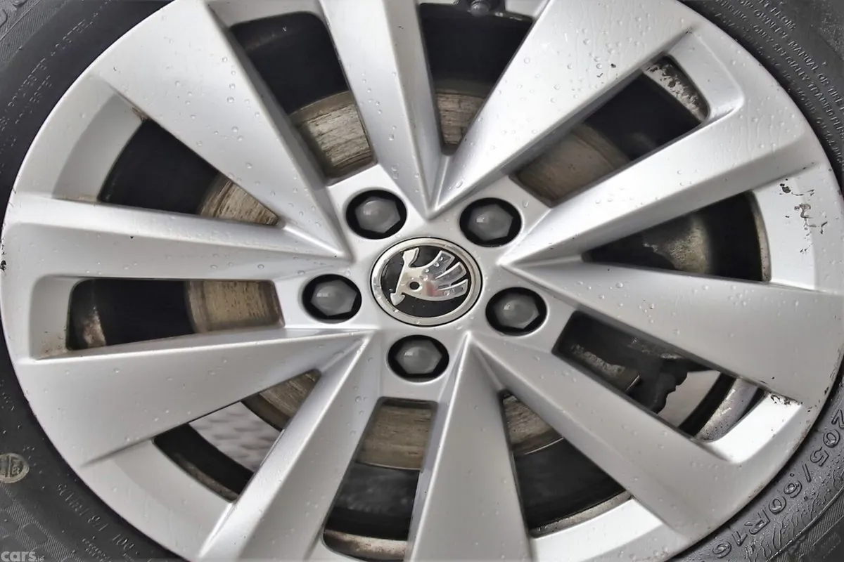 Skoda Kamiq Hatchback, Petrol, 2024, Silver