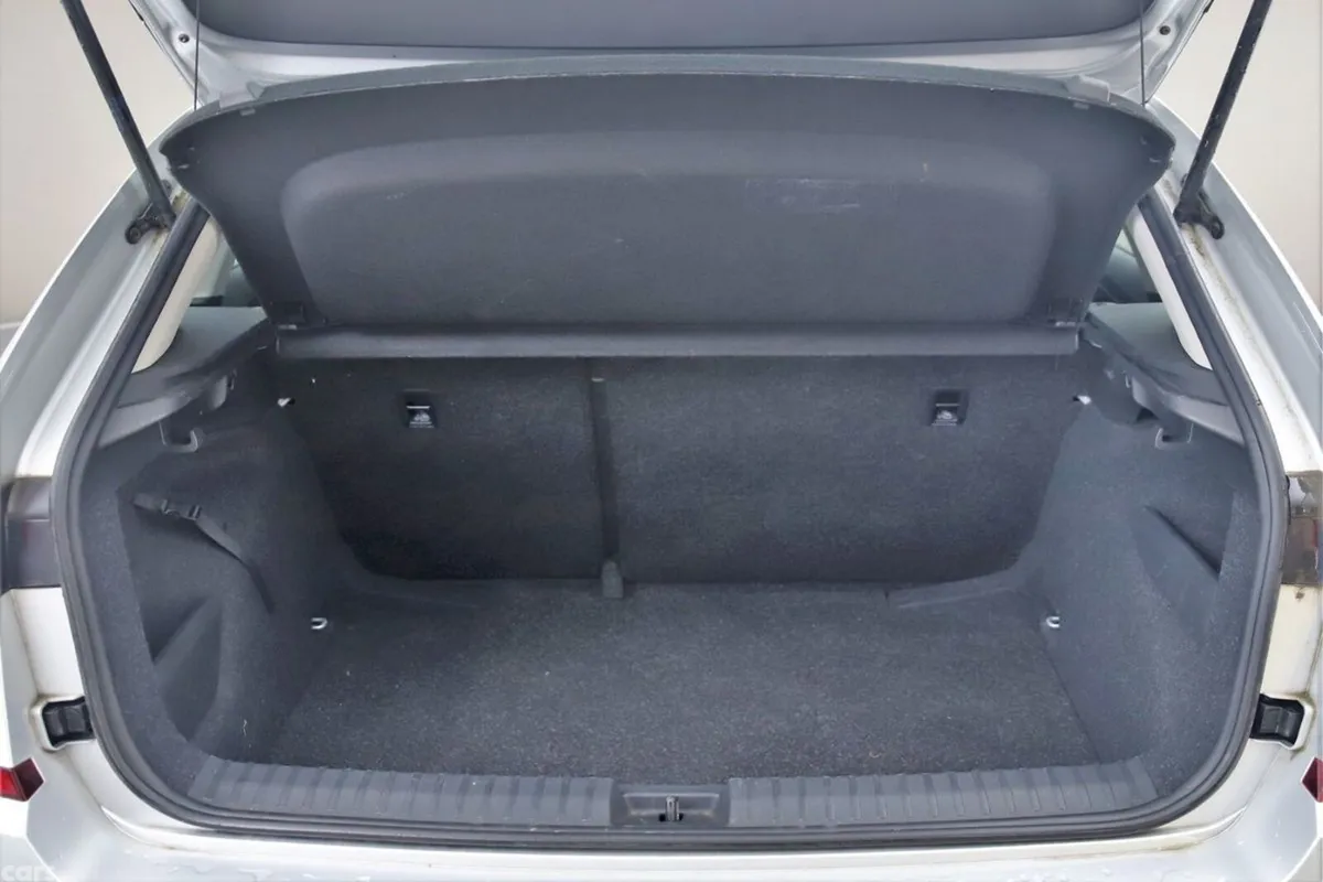 Skoda Kamiq Hatchback, Petrol, 2024, Silver