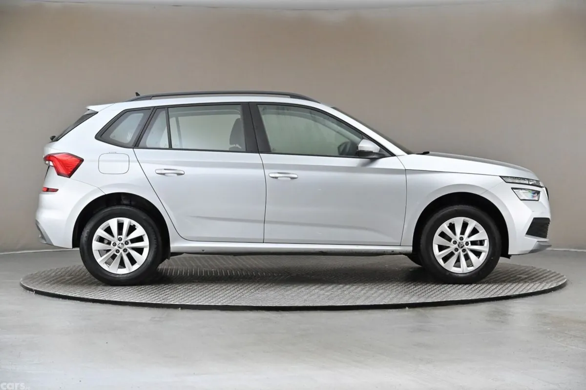 Skoda Kamiq Hatchback, Petrol, 2024, Silver