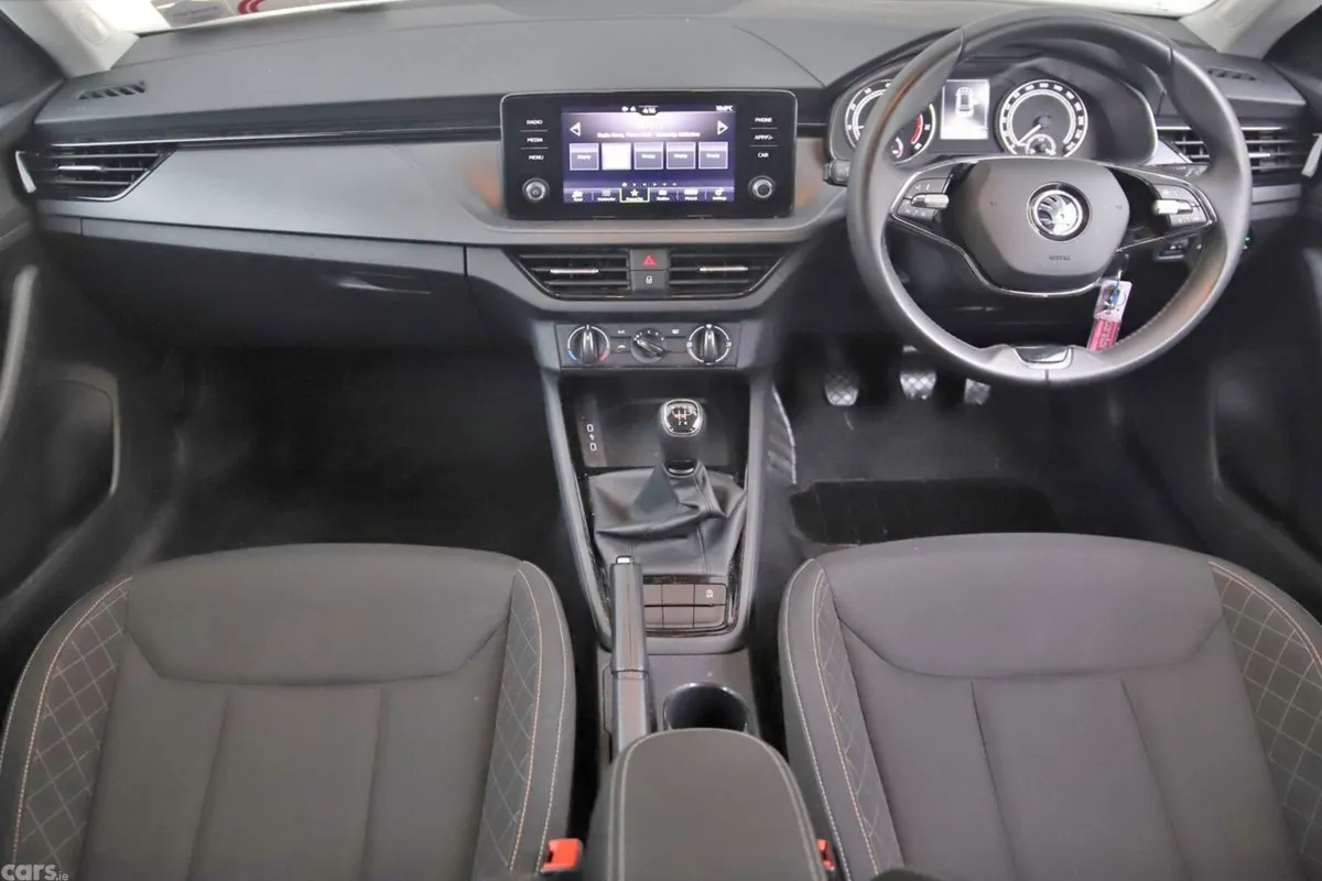Skoda Kamiq Hatchback, Petrol, 2024, Silver