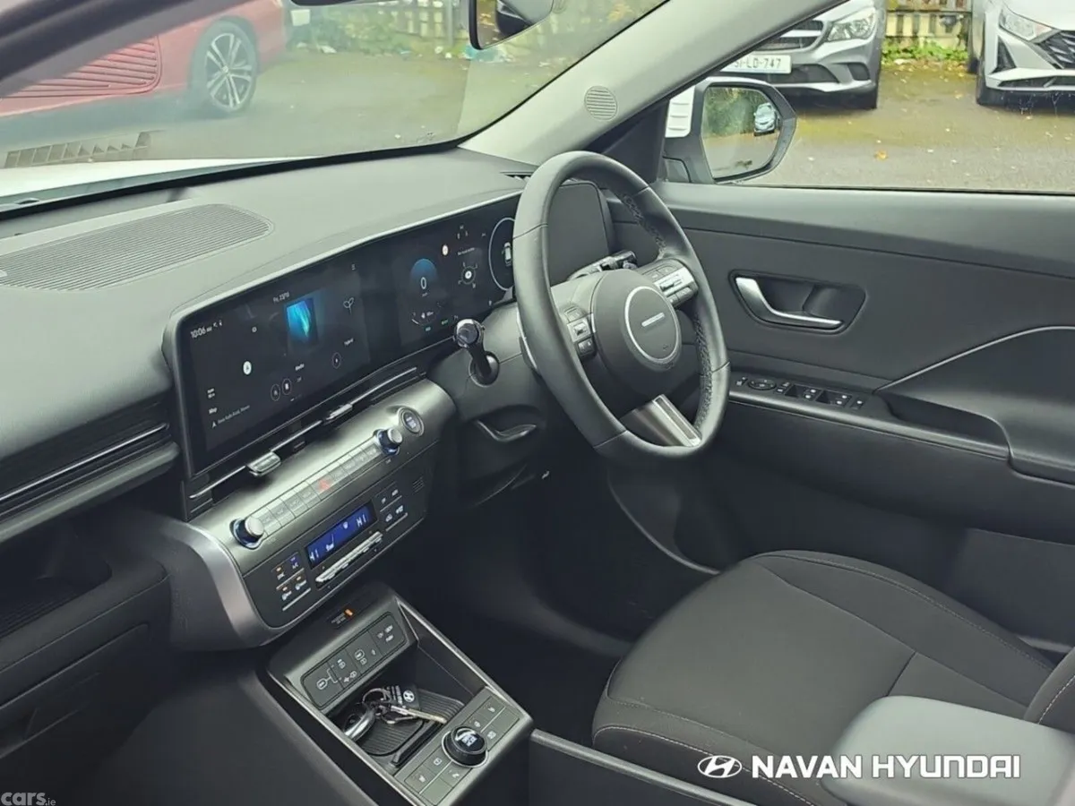 Hyundai KONA MPV, Petrol Hybrid, 2026, White