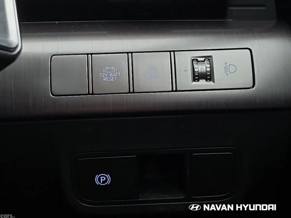 Hyundai KONA MPV, Petrol Hybrid, 2026, White