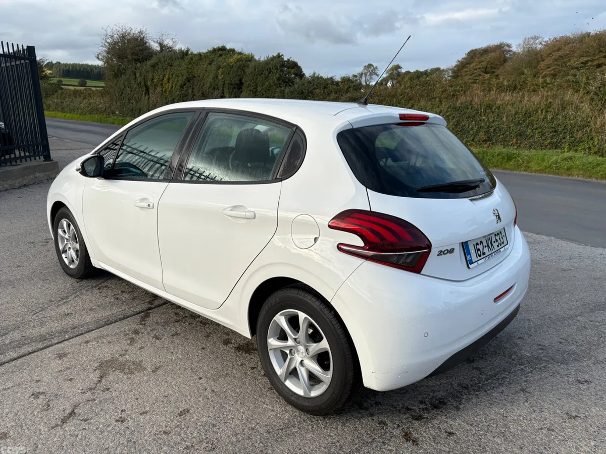 Peugeot 208 Hatchback, Petrol, 2016, White