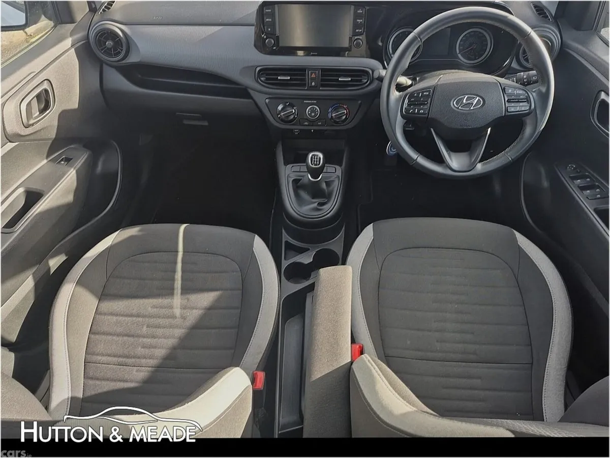 Hyundai i10 Hatchback, Petrol, 2023, White