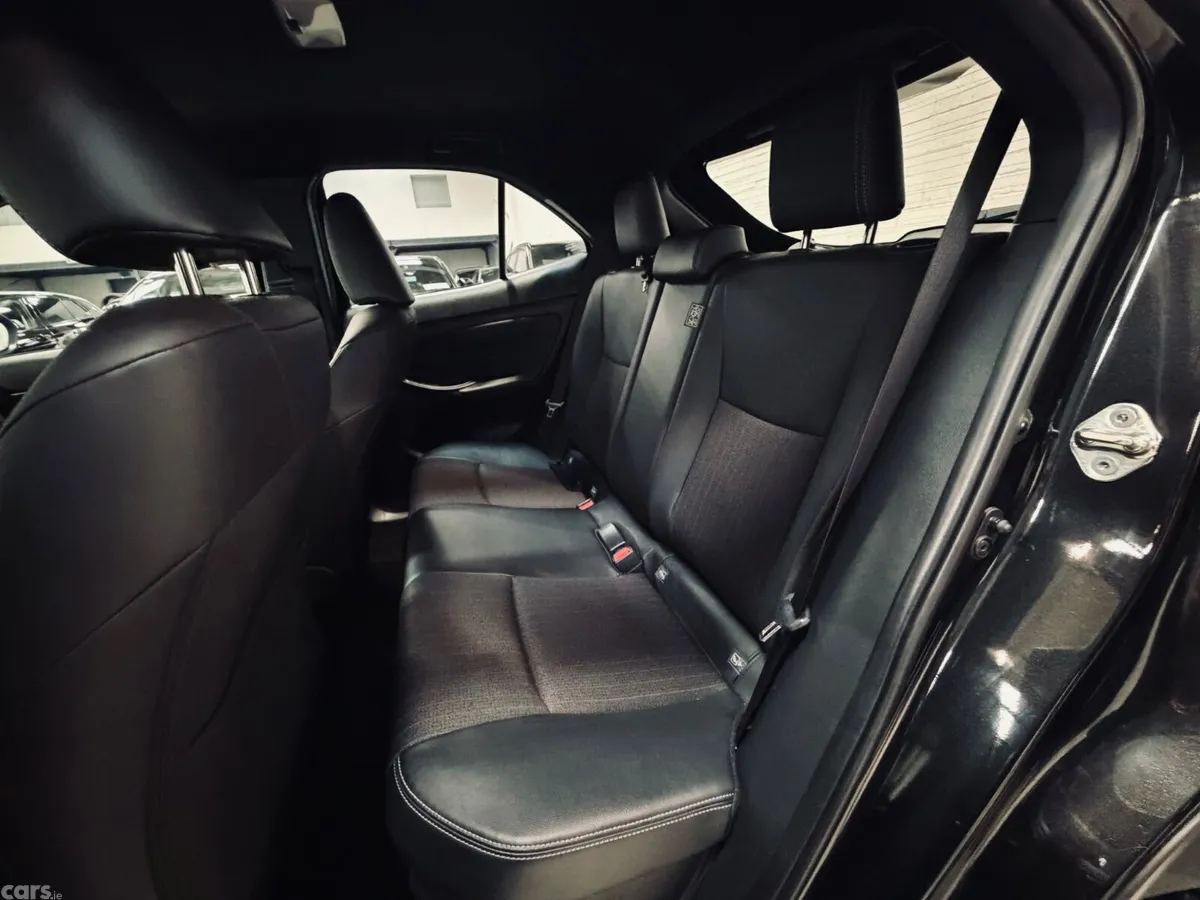 Toyota Yaris Cross SUV, Petrol Hybrid, 2024, Black