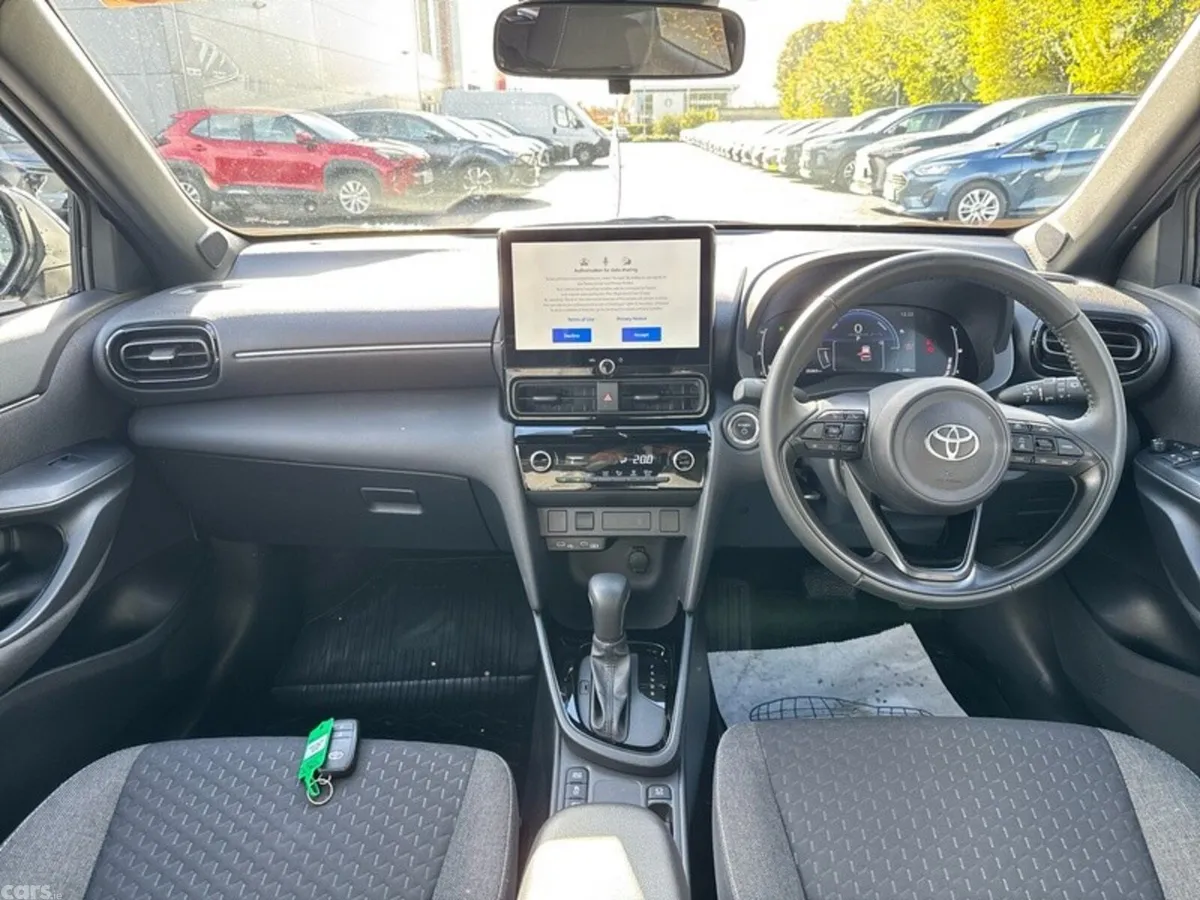 Toyota Yaris Cross SUV, Petrol Hybrid, 2026, Grey