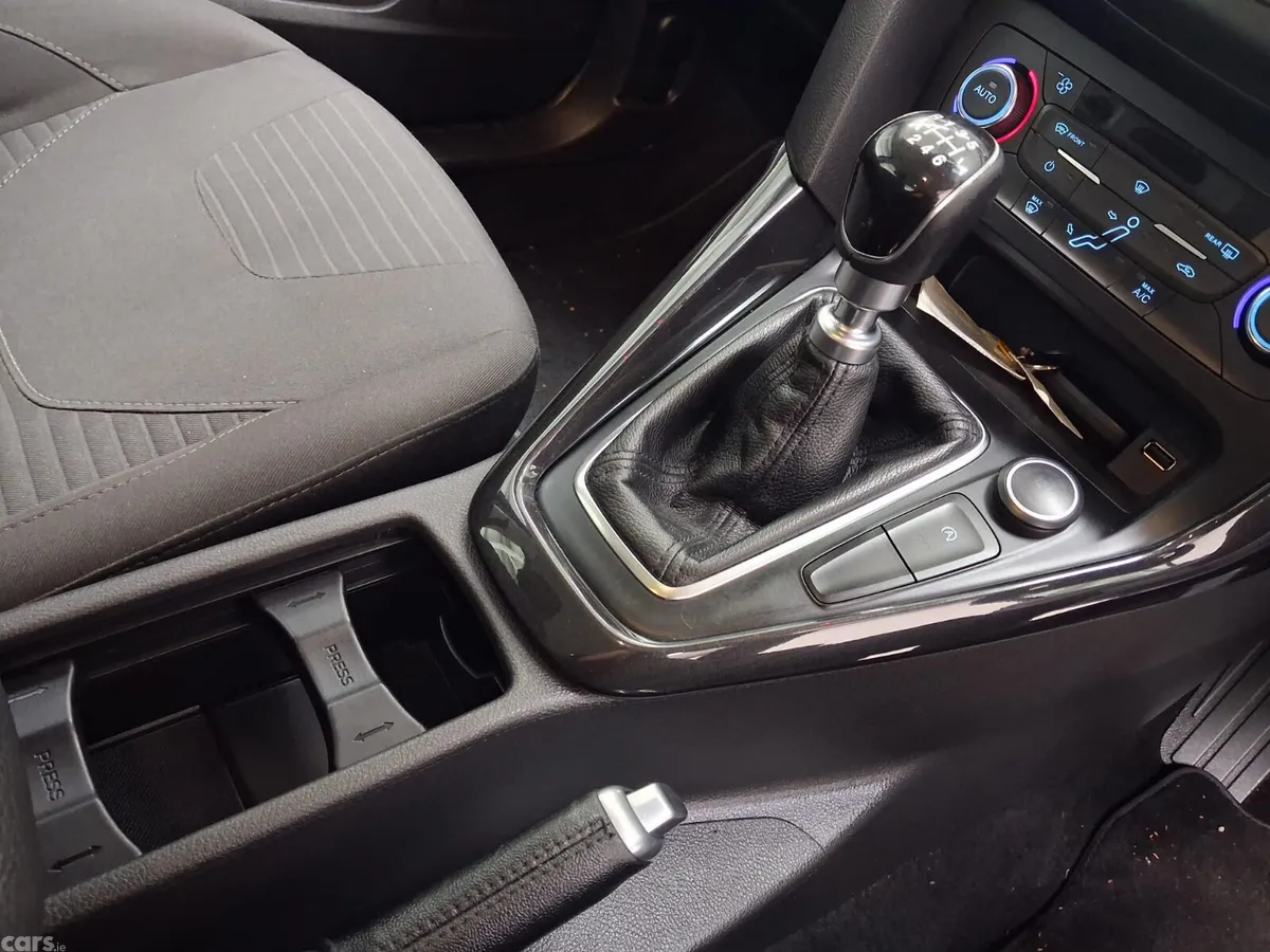 Ford Focus Saloon, Diesel, 2018, Blue