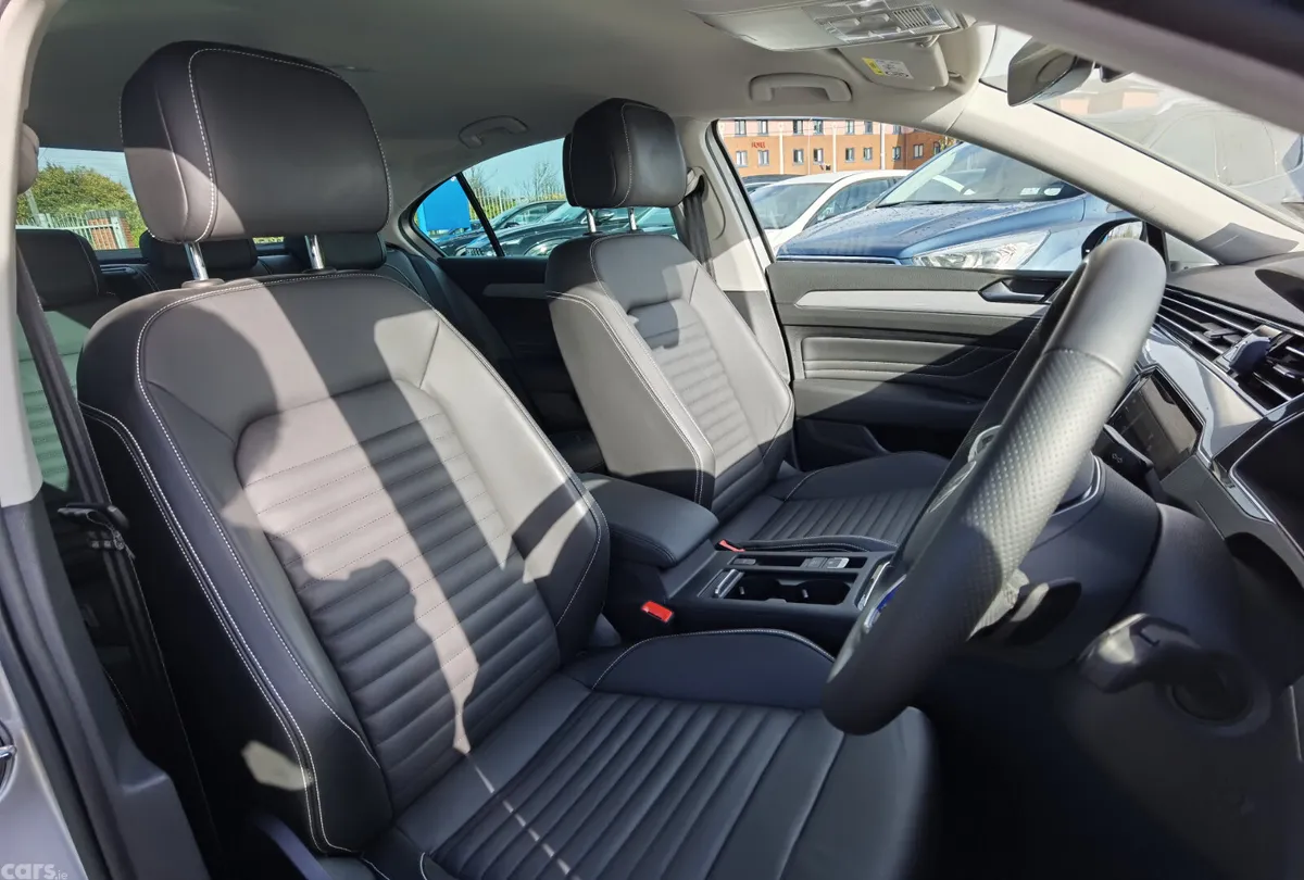 Volkswagen Passat Saloon, Petrol Plug-in Hybrid, 2021, Grey
