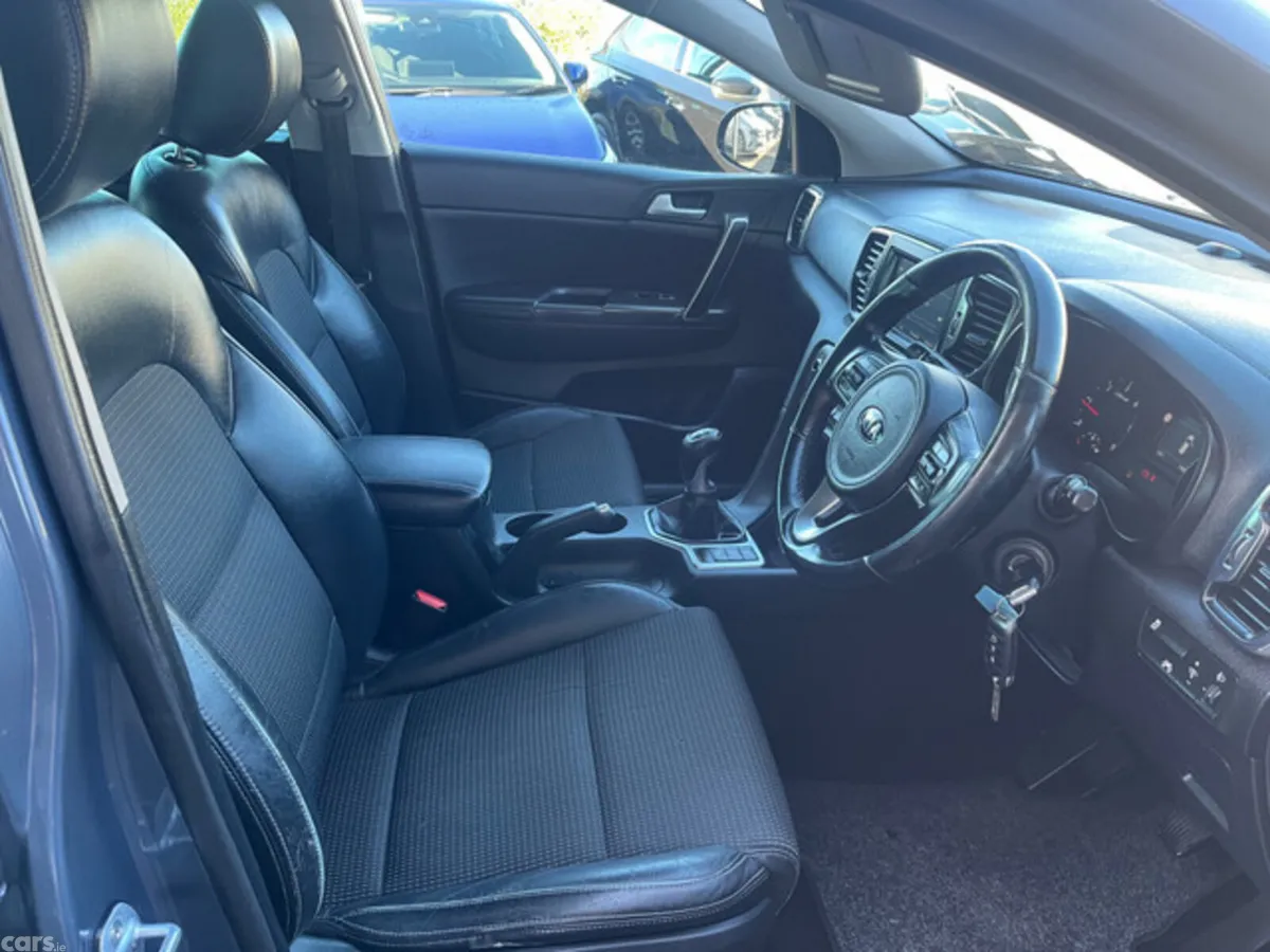 Kia Sportage MPV, Diesel, 2017, Blue
