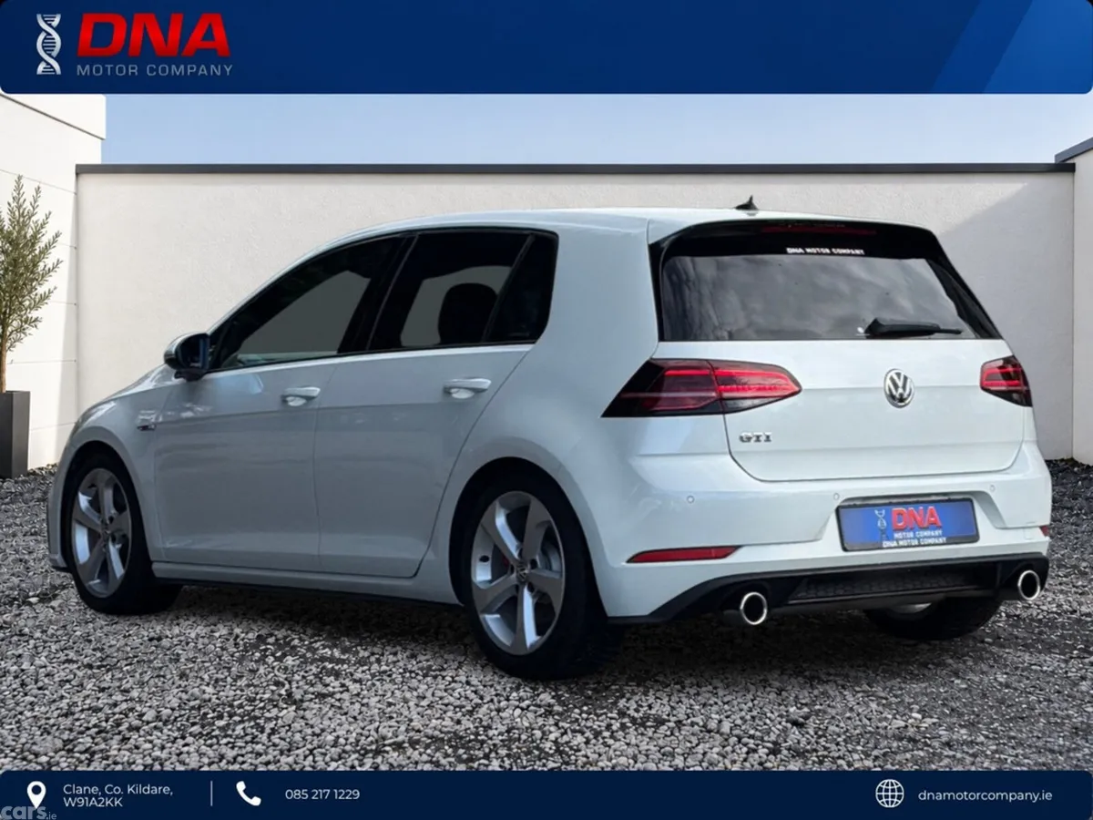 Volkswagen Golf Hatchback, Petrol, 2017, White