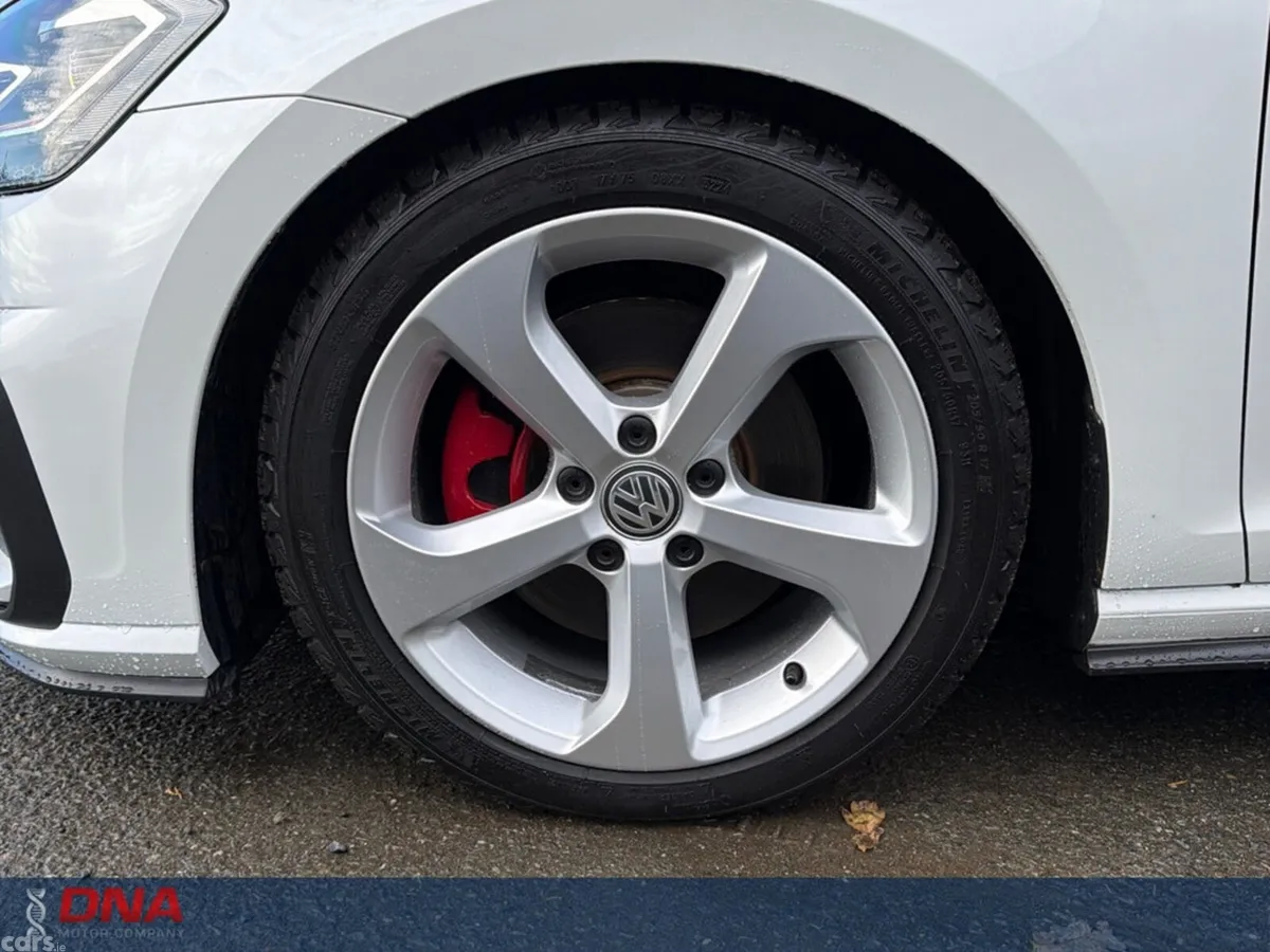 Volkswagen Golf Hatchback, Petrol, 2017, White