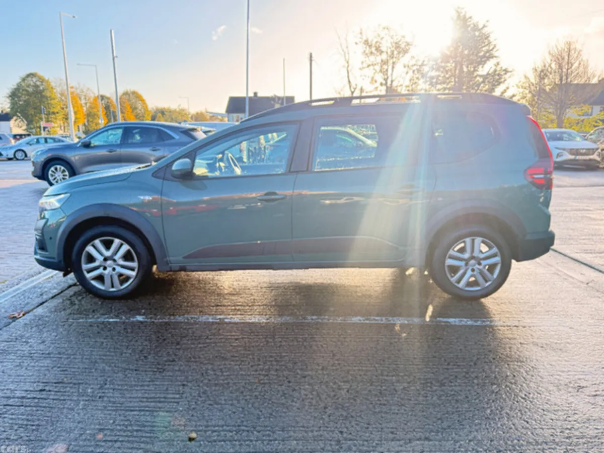 Dacia Jogger MPV, Petrol, 2023, Grey