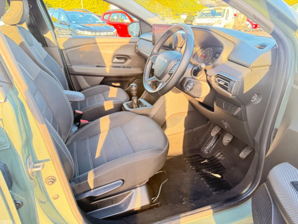 Dacia Jogger MPV, Petrol, 2023, Grey