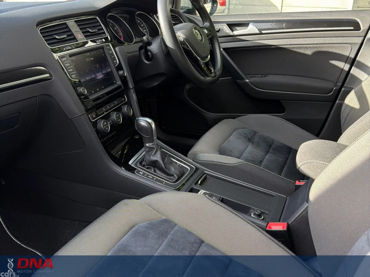 Volkswagen Golf Hatchback, Petrol, 2017, Silver