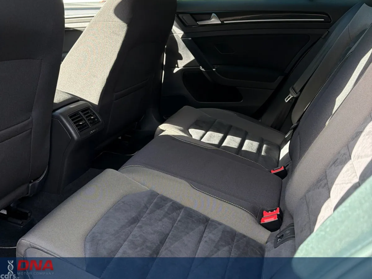 Volkswagen Golf Hatchback, Petrol, 2017, Silver