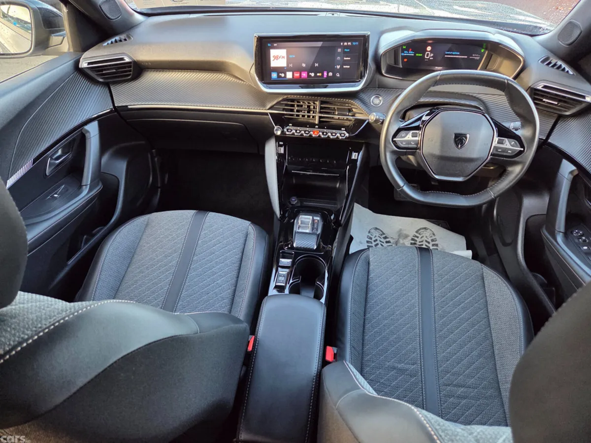 Peugeot 2008 Hatchback, Electric, 2025, Grey