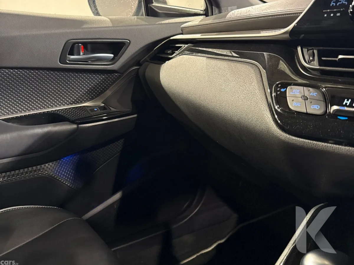 Toyota C-HR SUV, Petrol Hybrid, 2018, White