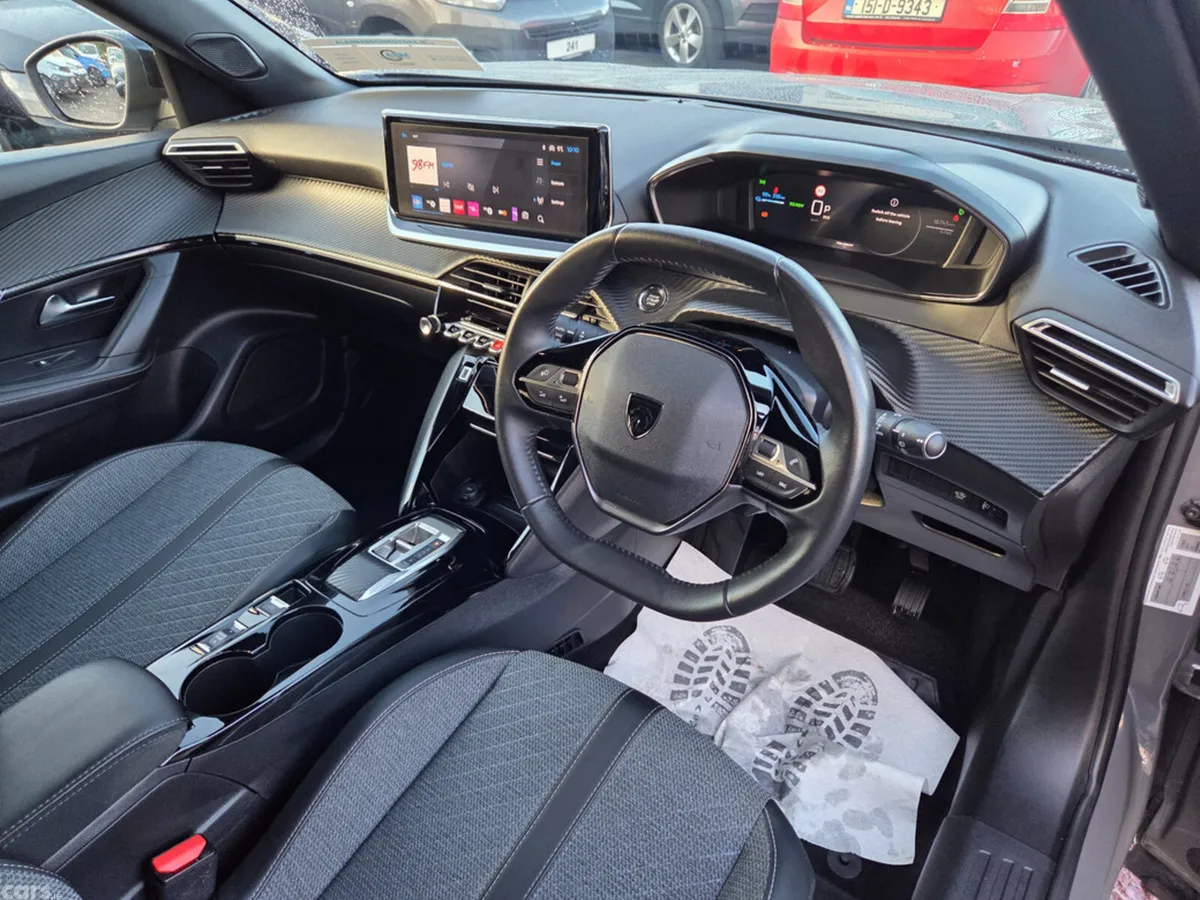 Peugeot 2008 Hatchback, Electric, 2025, Grey