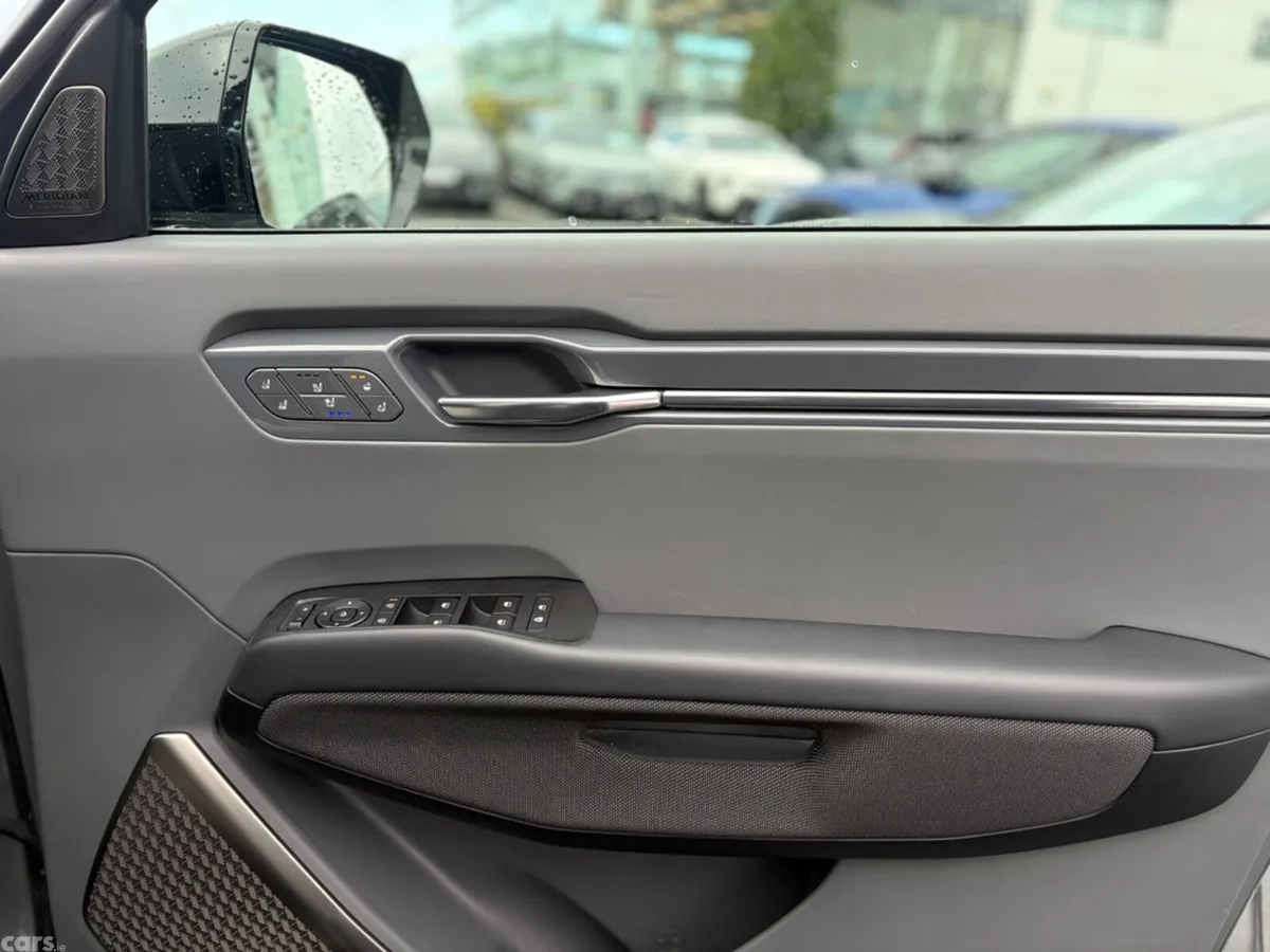 Kia EV9 SUV, Electric, 2025, Grey