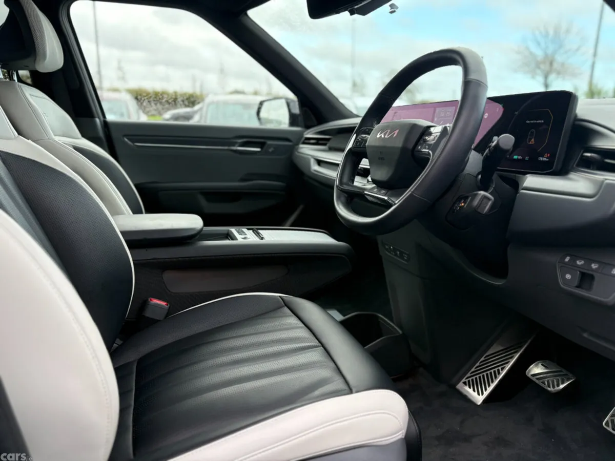 Kia EV9 SUV, Electric, 2025, Grey