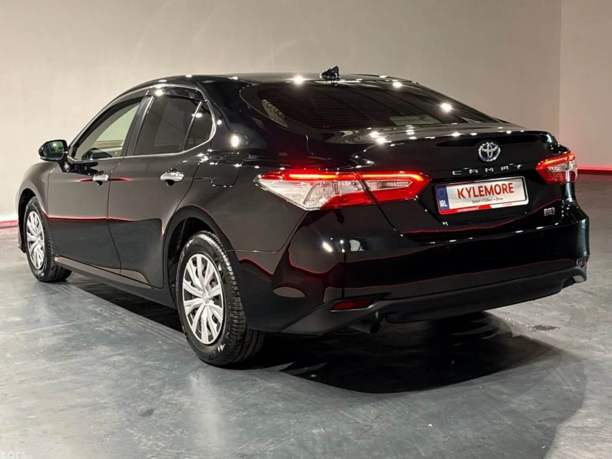 Toyota Camry Saloon, Petrol Hybrid, 2020, Black