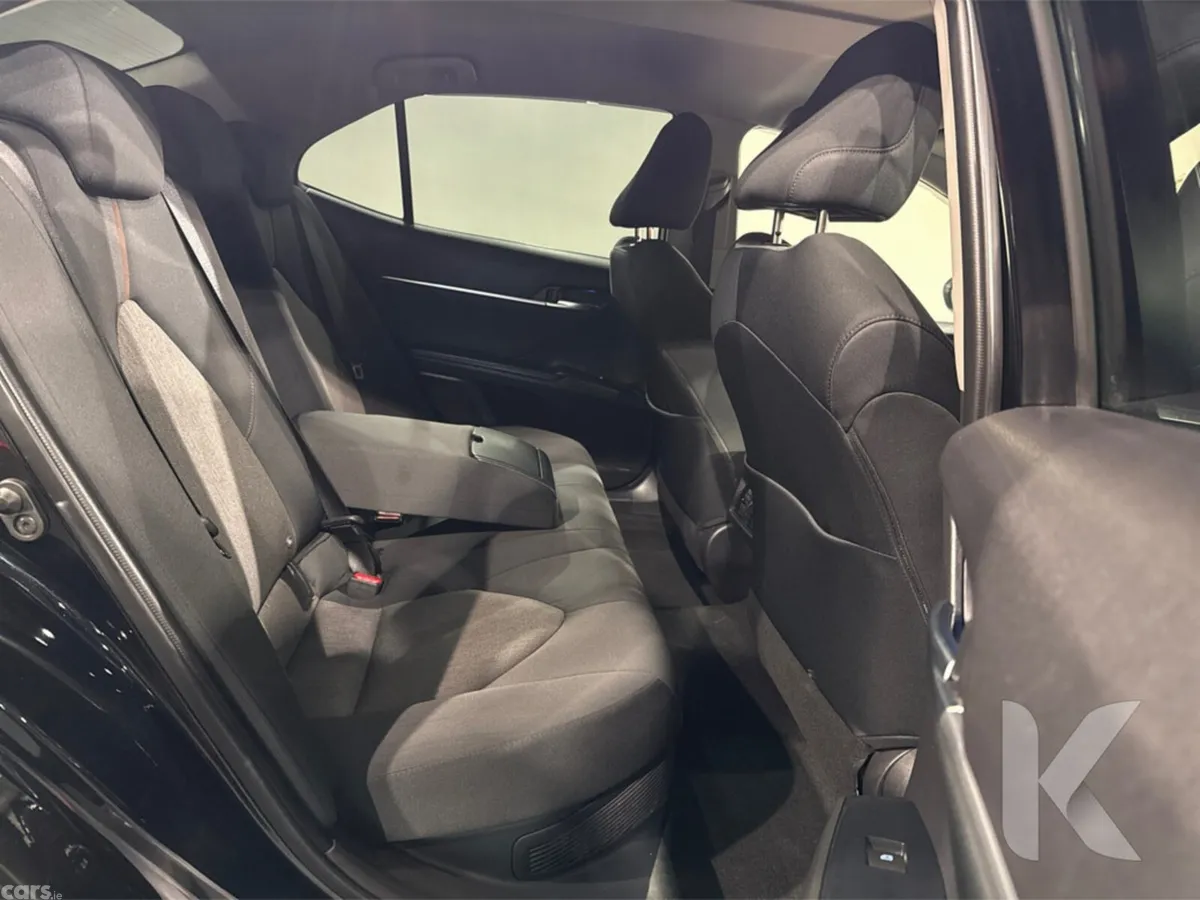 Toyota Camry Saloon, Petrol Hybrid, 2020, Black