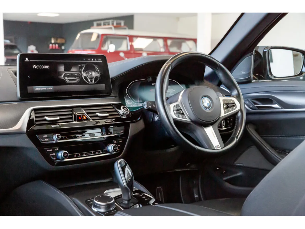 BMW 5-Series Saloon, Petrol Plug-in Hybrid, 2023, Blue