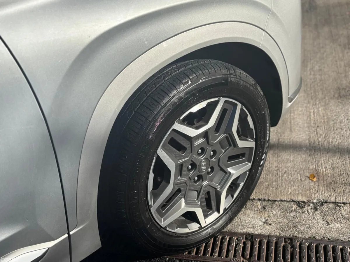 Hyundai Santa Fe Estate, Petrol Plug-in Hybrid, 2023, Grey