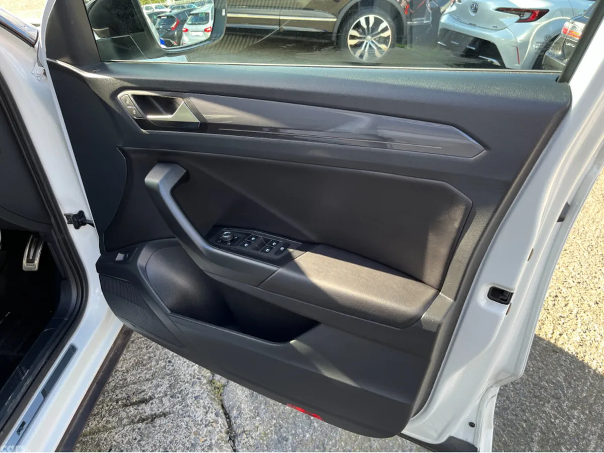 Volkswagen T-Roc SUV, Diesel, 2022, White