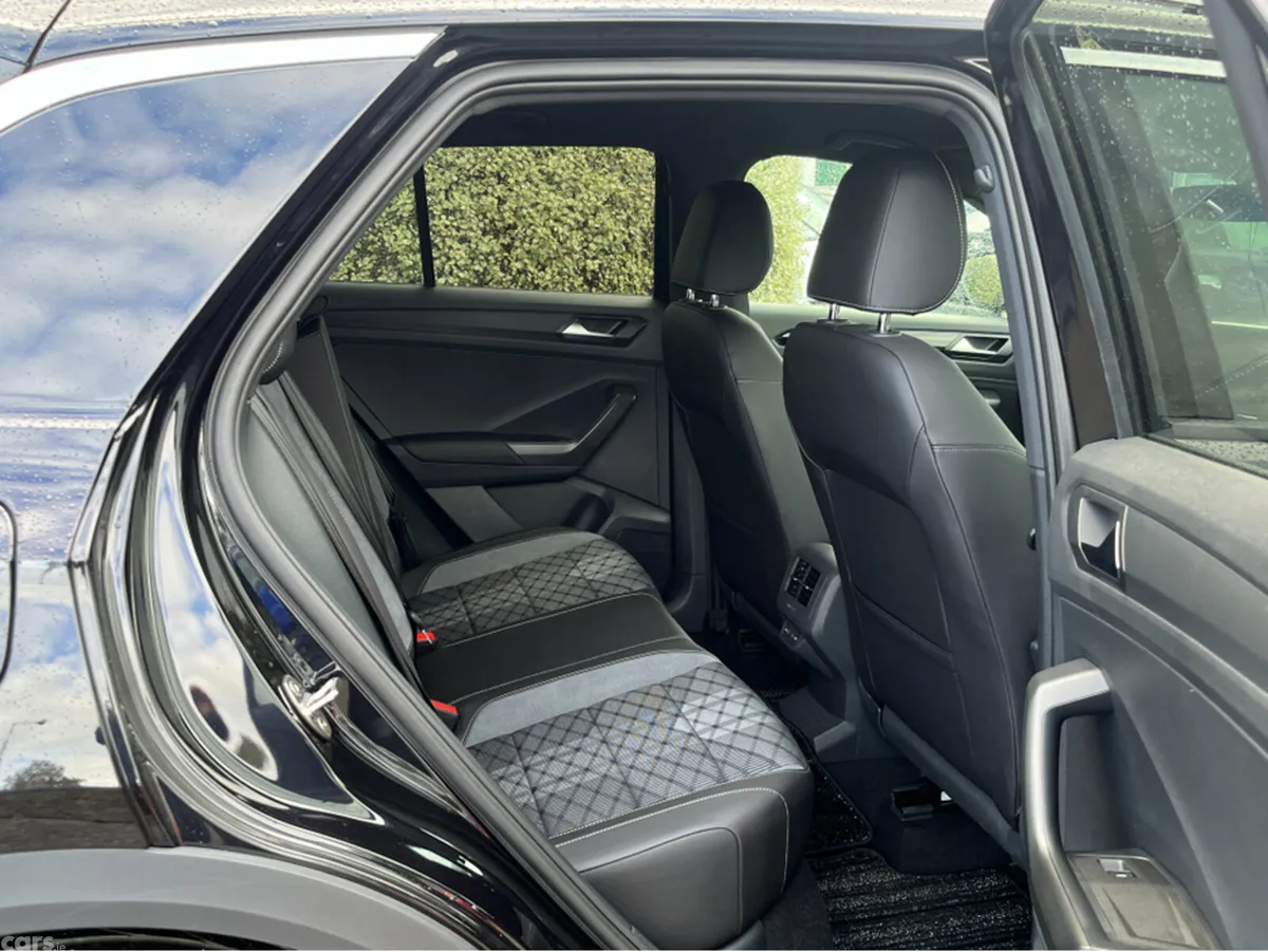Volkswagen T-Roc SUV, Diesel, 2024, Black