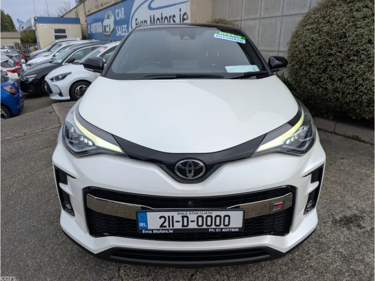 Toyota C-HR SUV, Petrol Hybrid, 2021, White