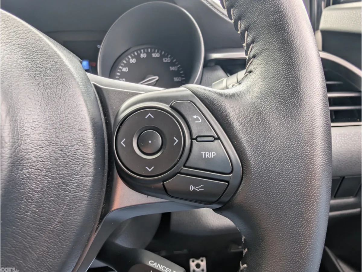 Toyota C-HR SUV, Petrol Hybrid, 2021, White