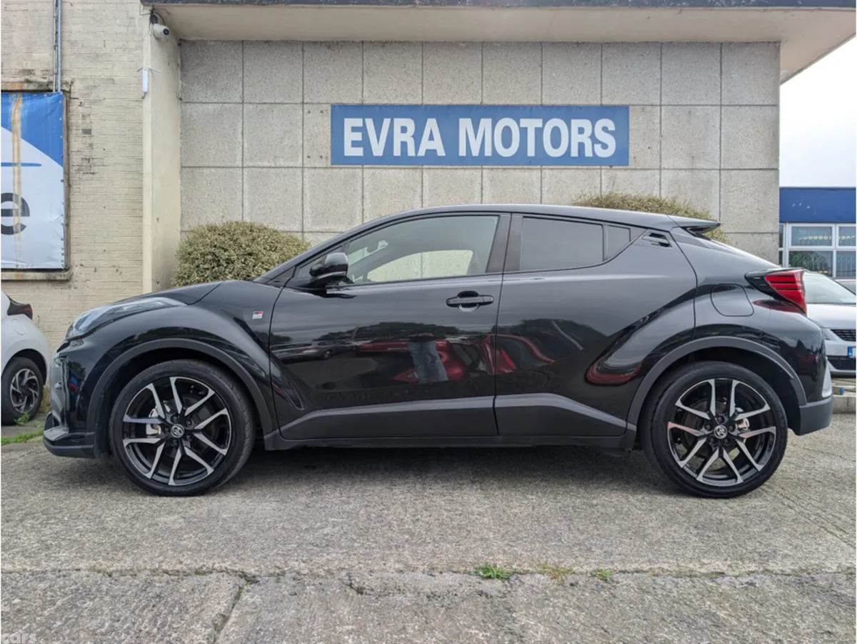Toyota C-HR SUV, Petrol Hybrid, 2022, Black