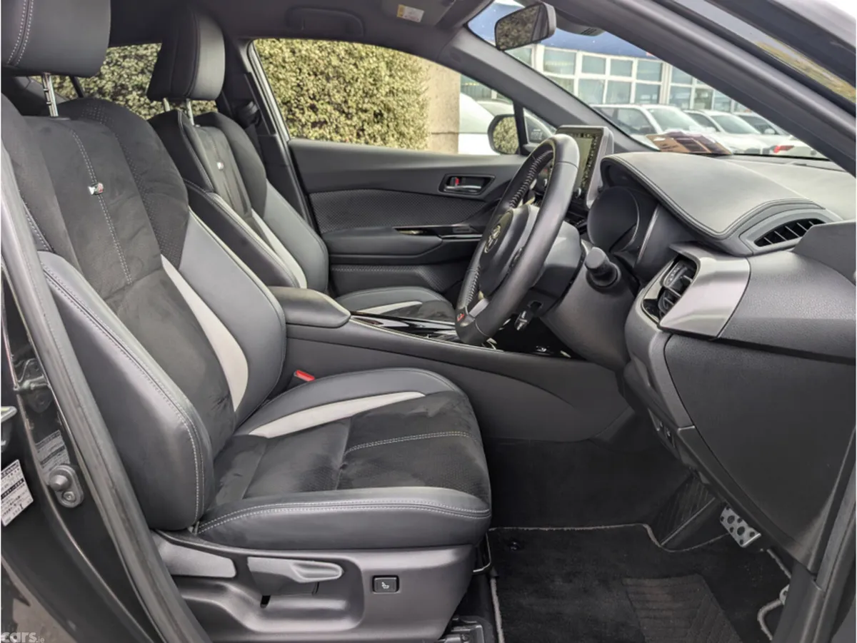 Toyota C-HR SUV, Petrol Hybrid, 2022, Black