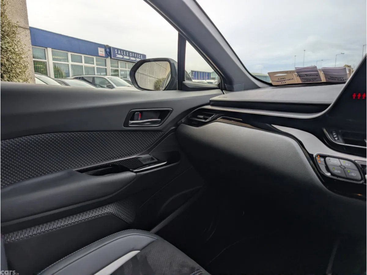 Toyota C-HR SUV, Petrol Hybrid, 2022, Black