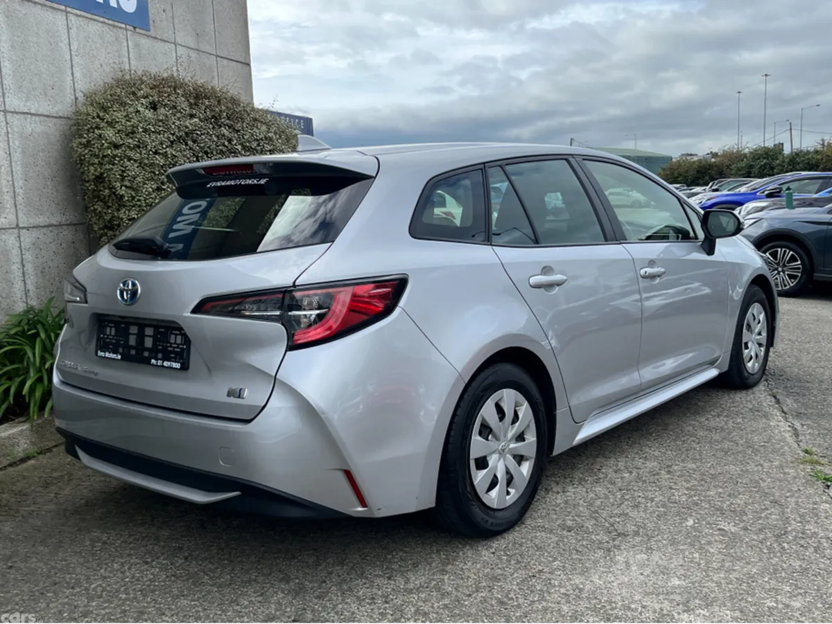 Toyota Corolla Estate, Petrol Hybrid, 2023, Silver
