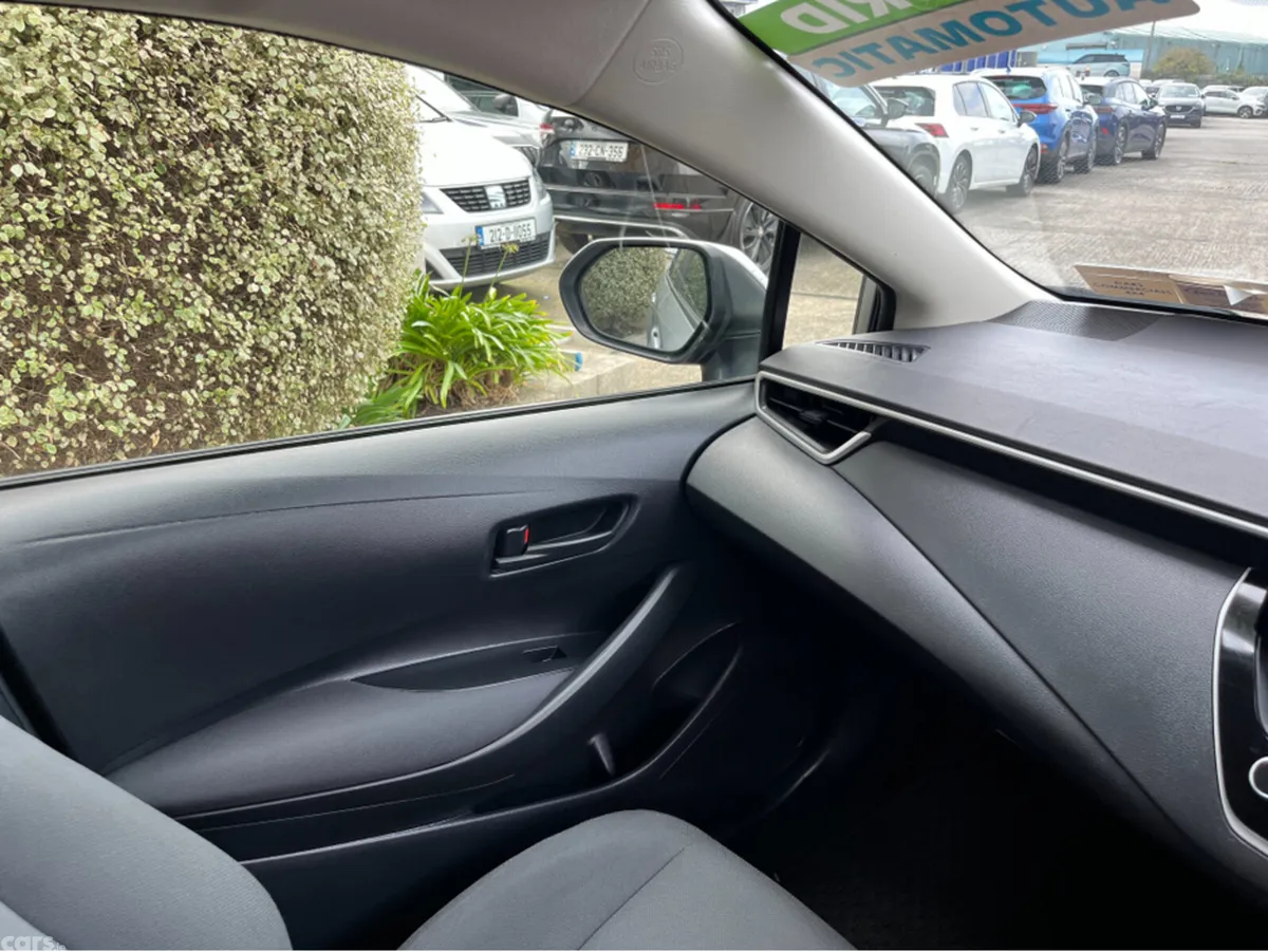 Toyota Corolla Estate, Petrol Hybrid, 2023, Silver