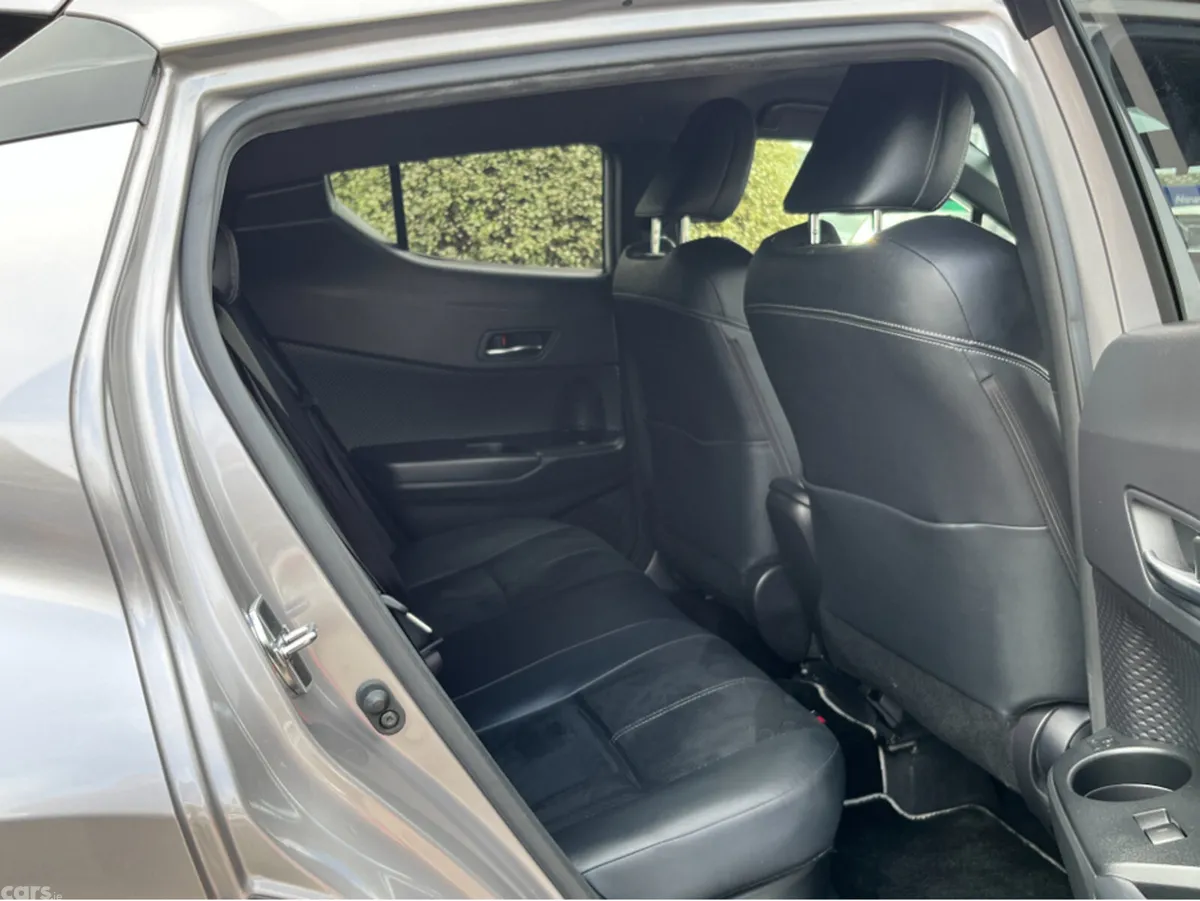 Toyota C-HR SUV, Petrol Hybrid, 2021, Grey