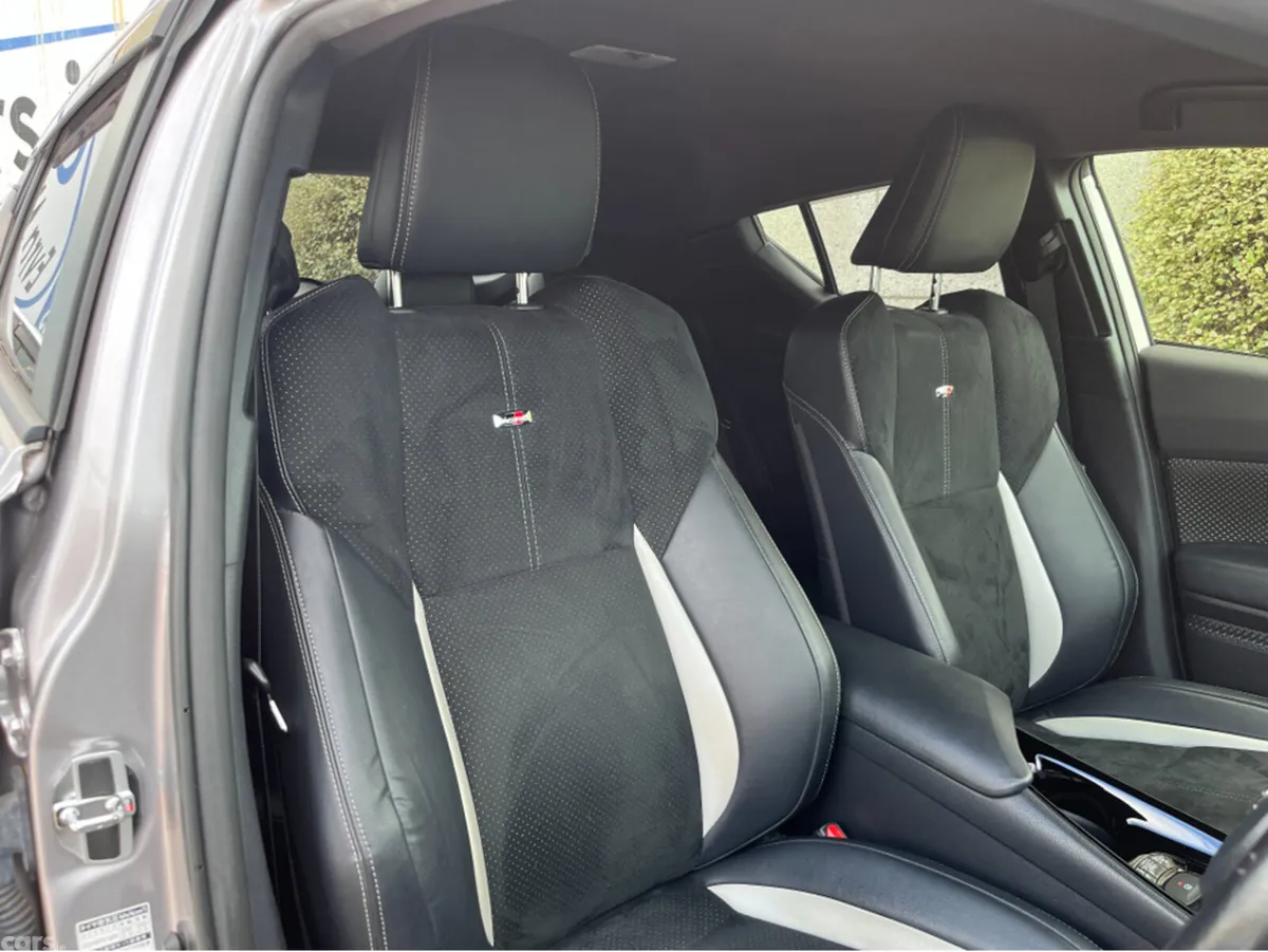 Toyota C-HR SUV, Petrol Hybrid, 2021, Grey