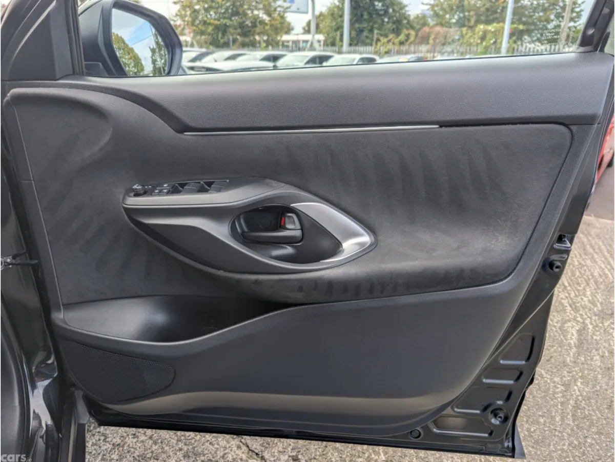 Toyota Yaris Cross Hatchback, Petrol Hybrid, 2023, Black